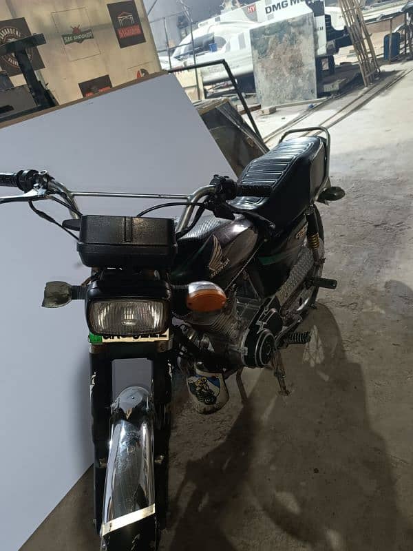 Honda 125 black clor 0