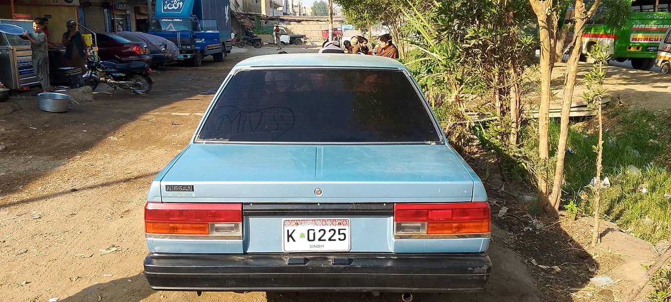 Nissan Sunny 1986 13