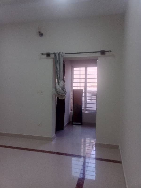 10 Marla Upper Portion for Rent 4