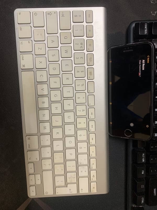 Apple Magic Keyboard - First Gen 6