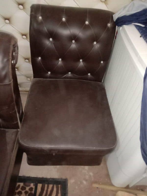 Urgent sale sofa 3