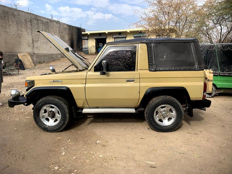 Toyota Land Cruiser 1991 10