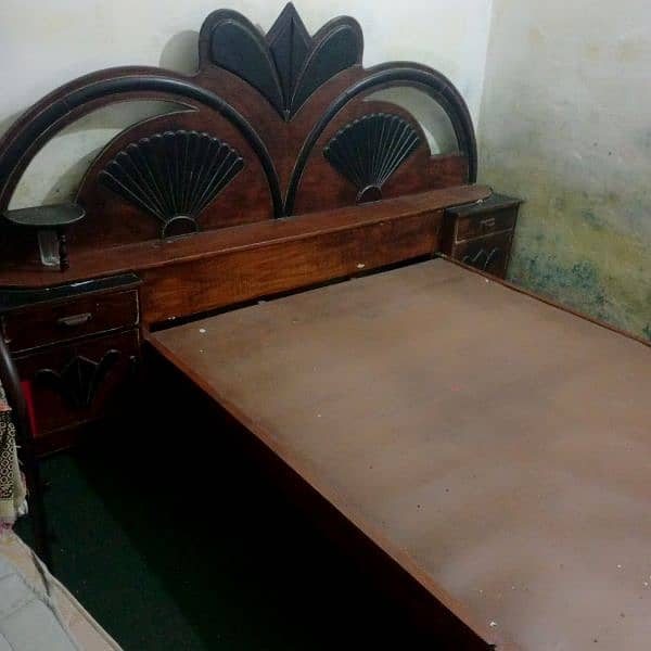 Double Bed (queen size) 4