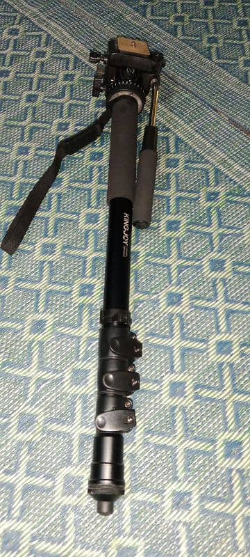 Tripod+Monopod for sale in excellent condition. . 03135416029. . 2