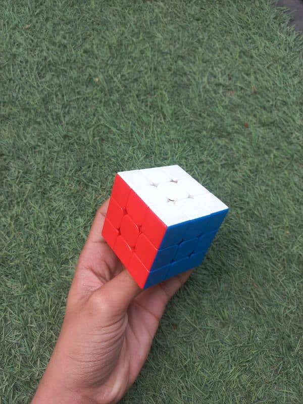 Moyu Rs3m 3×3 magnetic speed cube 1