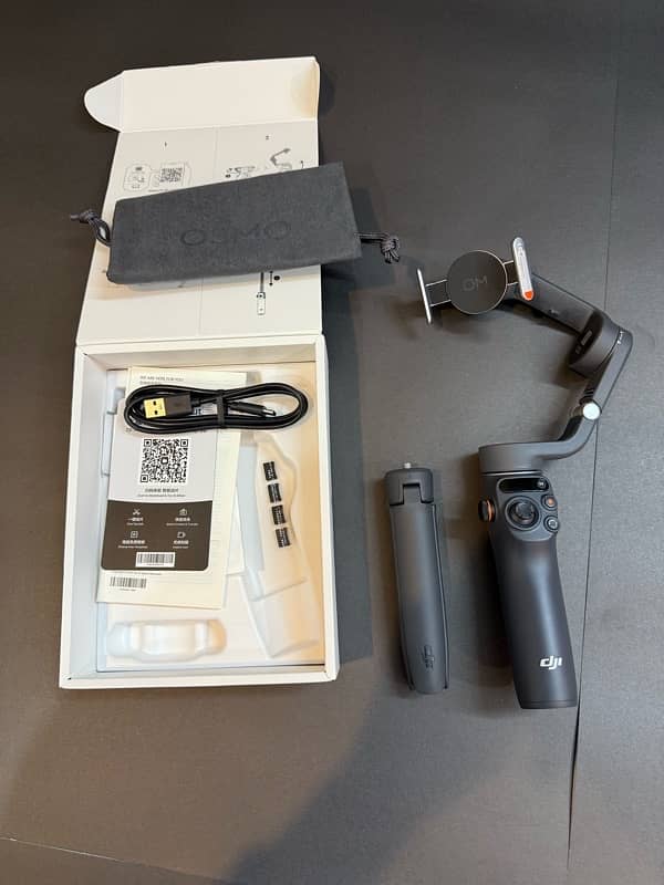 DJI OSMO 6 Mobile Stabilizer Gimble 4