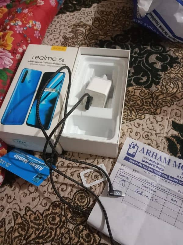 realme5s 4G RAM 128gb with complete box original charger 03415288397 4