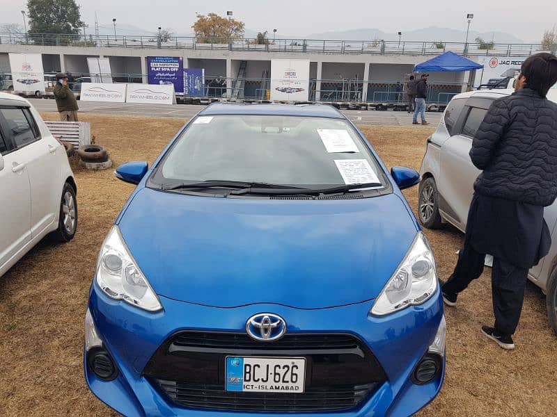 Toyota Aqua 2016 3