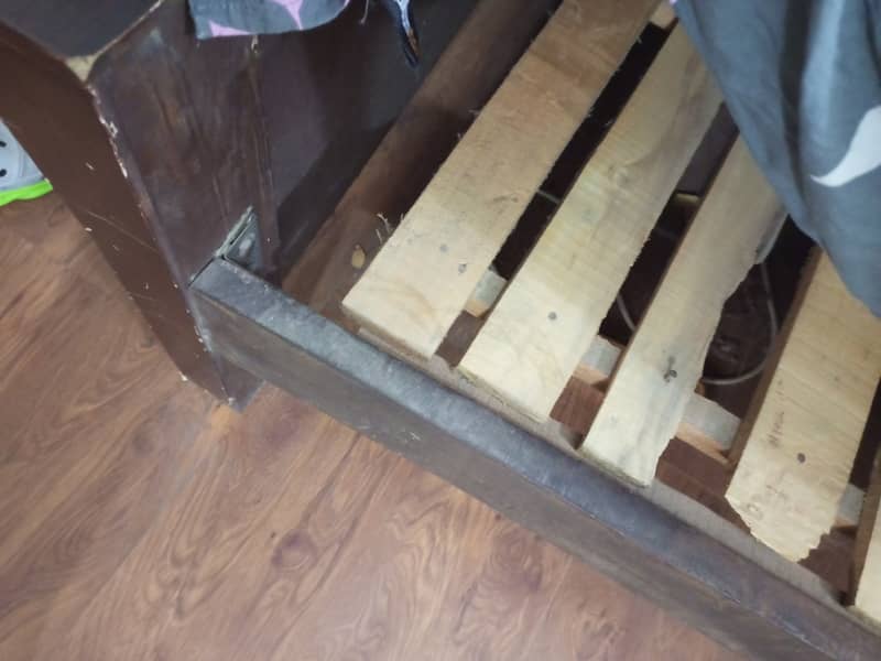 Wooden King size bed for sale 3