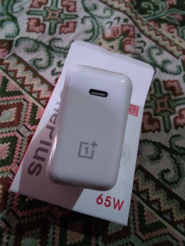 OnePlus 65 Watt adapter Power delivery supported Super fast charge 1