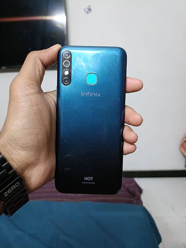 infinix hot 8 with 3gb and 32gb 5