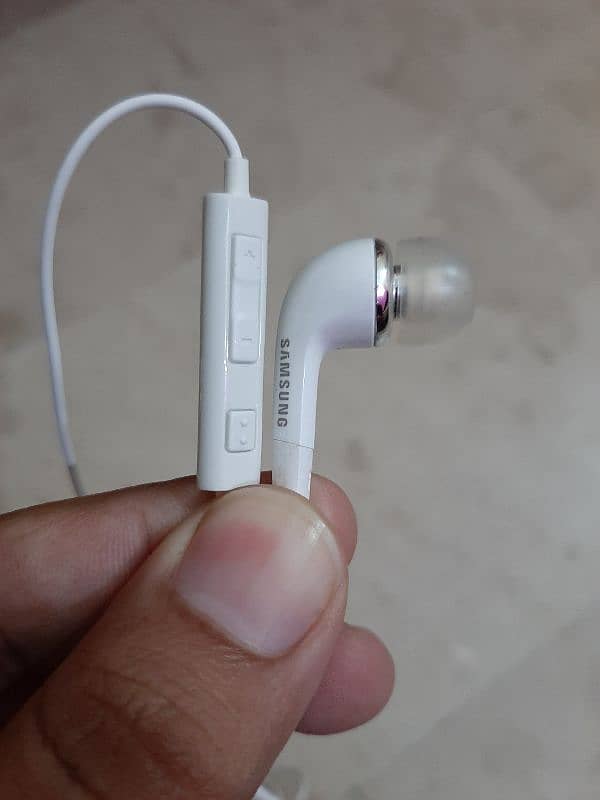 Samsung Original Handsfree / Earphones 1