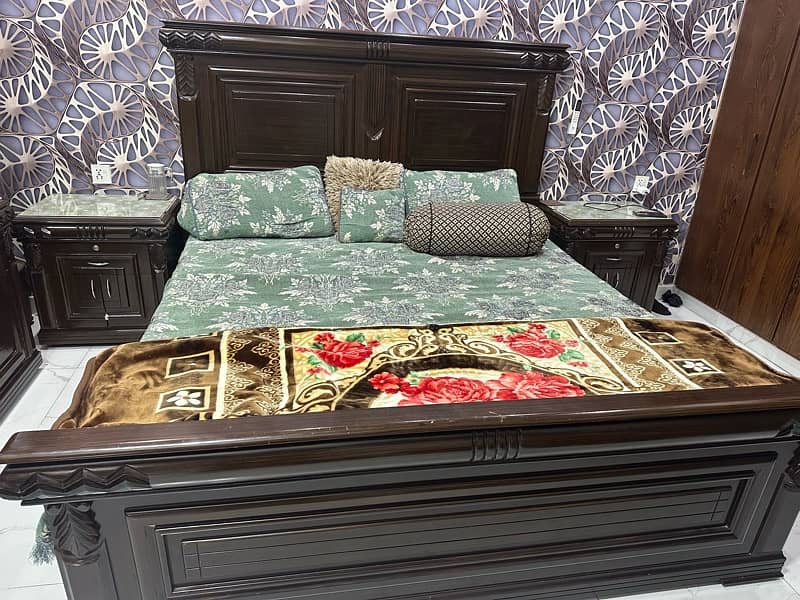 Bed With Dressing And King Chaire 5