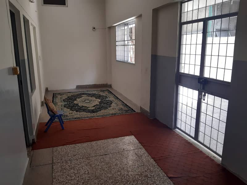 10MARLA UPPER PORTION FOR RENT IN ALLAMA IQBAL TOWN 2