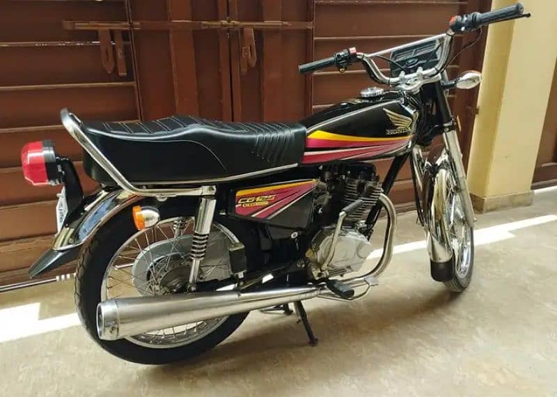 Honda 125 CG 2011 model for urgent sale 1