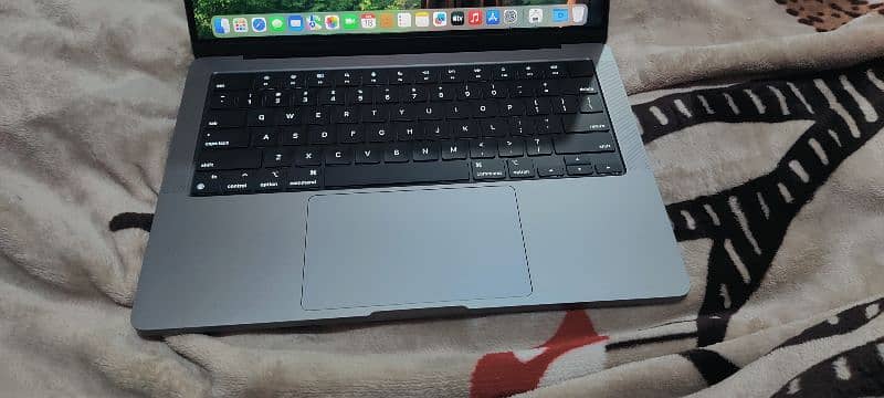 MacBook Pro 14 M2.16 512 Condition 10 by 10 2