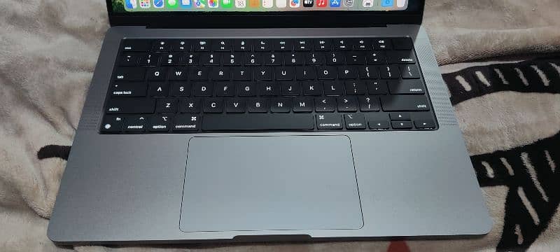 MacBook Pro 14 M2.16 512 Condition 10 by 10 4