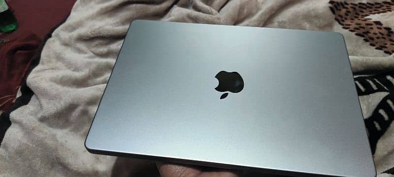 MacBook Pro 14 M2.16 512 Condition 10 by 10 6