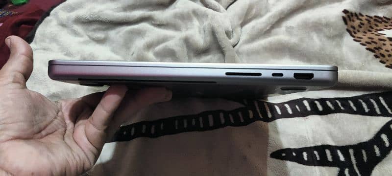 MacBook Pro 14 M2.16 512 Condition 10 by 10 10