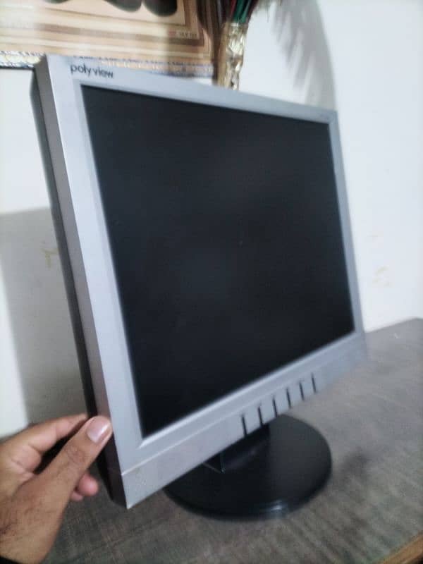 polyview pc LcD 03084017127 2