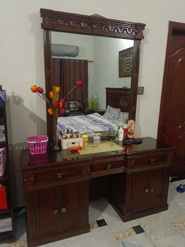 Dressing table 1