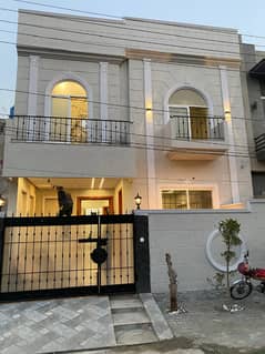 5 Marla Beautiful Modren Design House for Rent