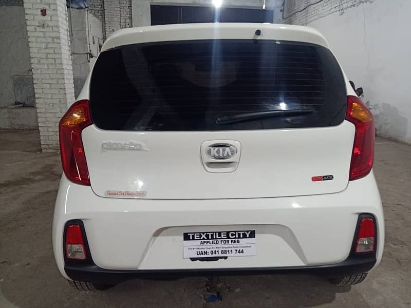 KIA Picanto  ful option low milag 22500 km scrachless brand new 1