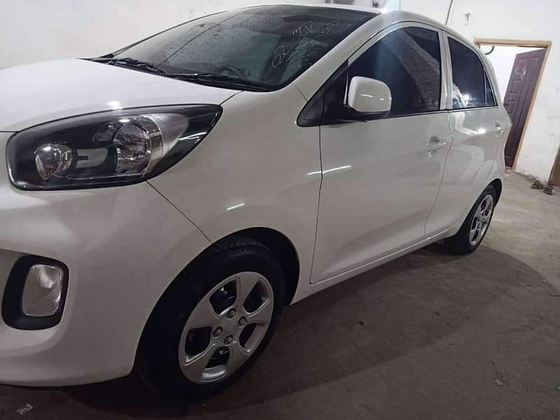 KIA Picanto  ful option low milag 22500 km scrachless brand new 2