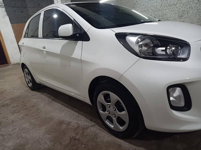 KIA Picanto  ful option low milag 22500 km scrachless brand new 3