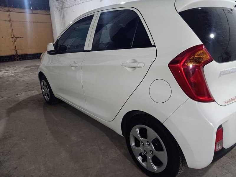 KIA Picanto  ful option low milag 22500 km scrachless brand new 4