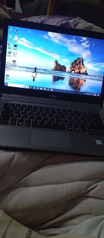 Fujitsu laptop i5 6thGen 3