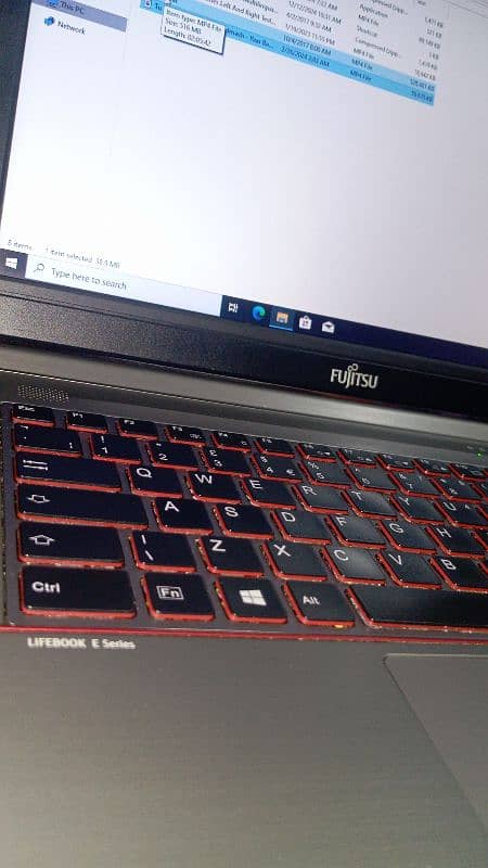 Fujitsu laptop i5 6thGen 5