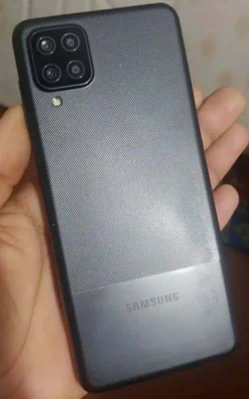 Samsung galaxy A12 4