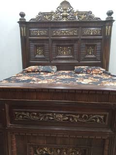 complete bed room set in best condition