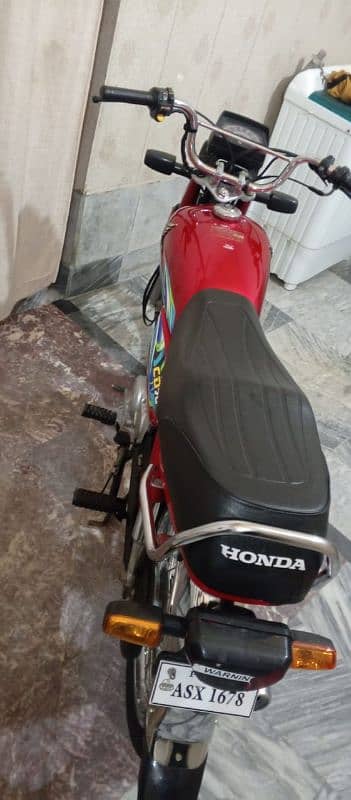 Honda CD 70 6