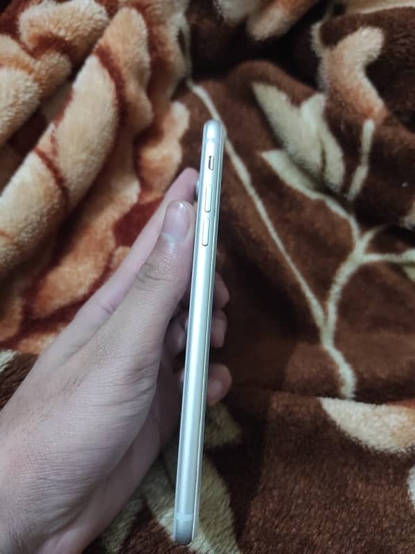 Iphone 8 Plus Non PTA 64 Gb 3