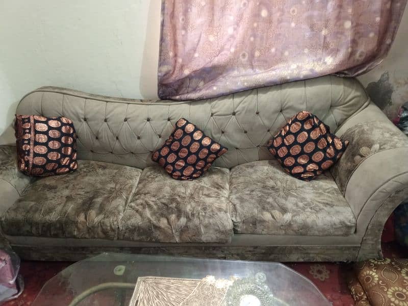 5 seater sofa set good in condition 0