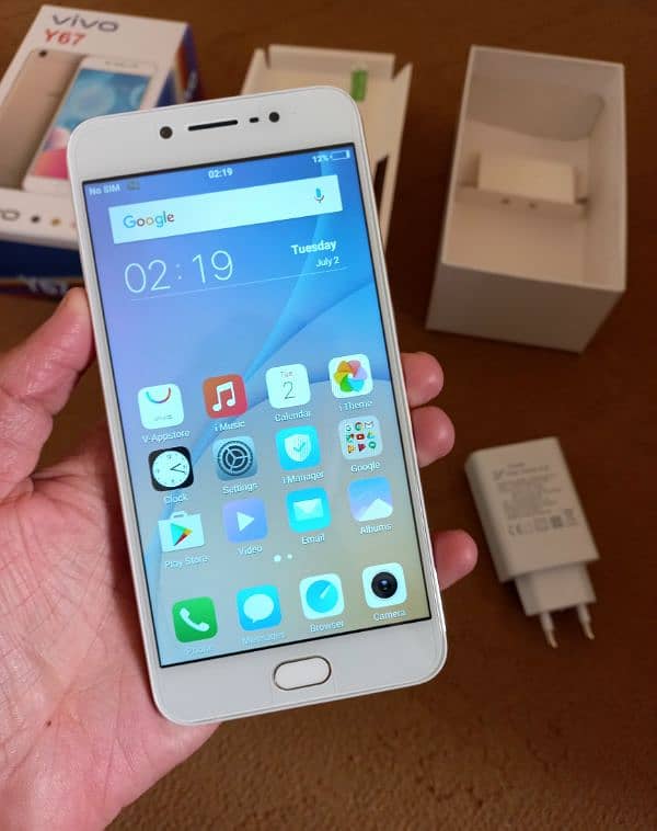 vivo y67' 6/128gb' with Box charger brand new 2