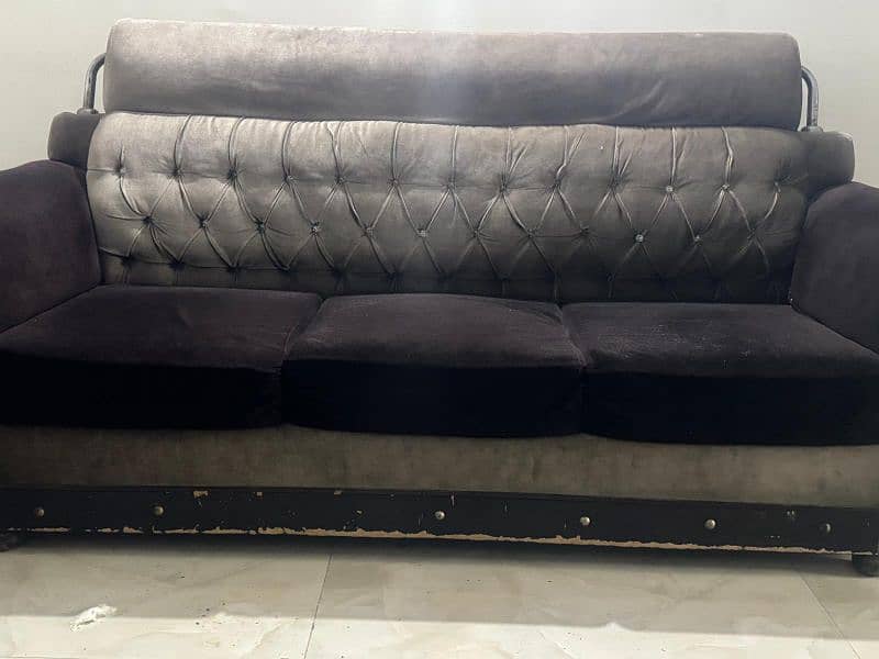 Sofa for sale 0