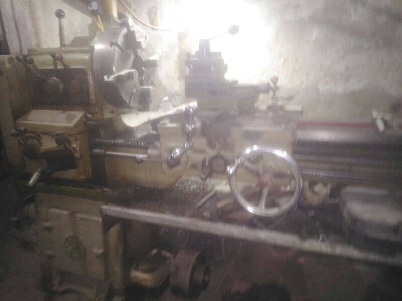 Lath machine head gear 7foot and drill machine Varma price 6.5 lakh 0