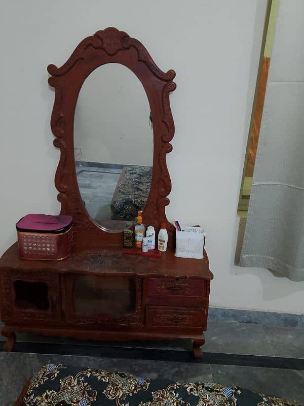 dressing table 0