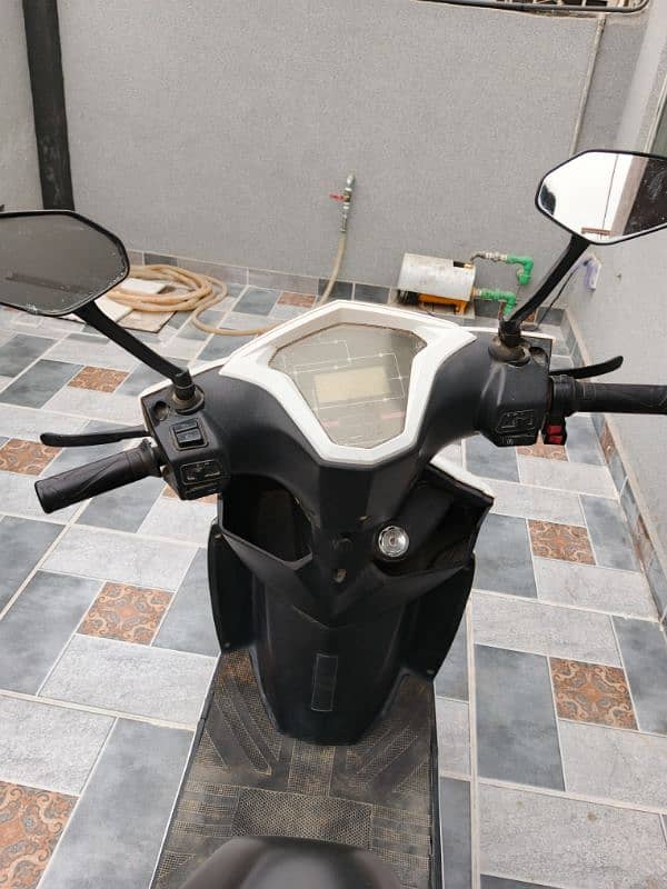 Pakzon EV 70 D Electric scooty(Brand New Battery Installed) 3