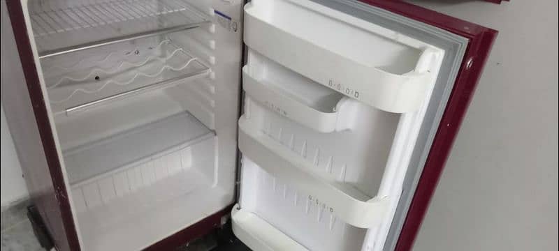 Orient Refrigerator slightly used mint condition 2