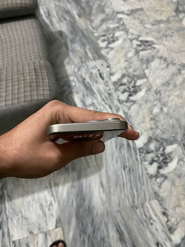 iPhone 15 pro max 256 Gb Non pta factory unlock 4