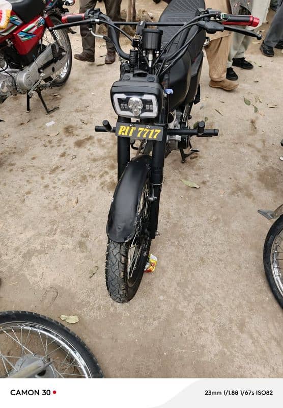 Honda 125 Attock Kaamra 1