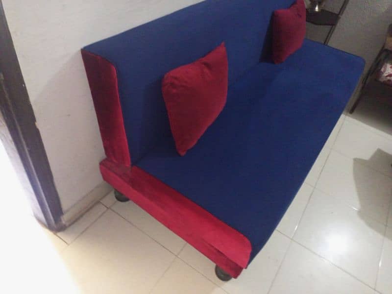 SOFA CUMBED NEW CONDITION 1