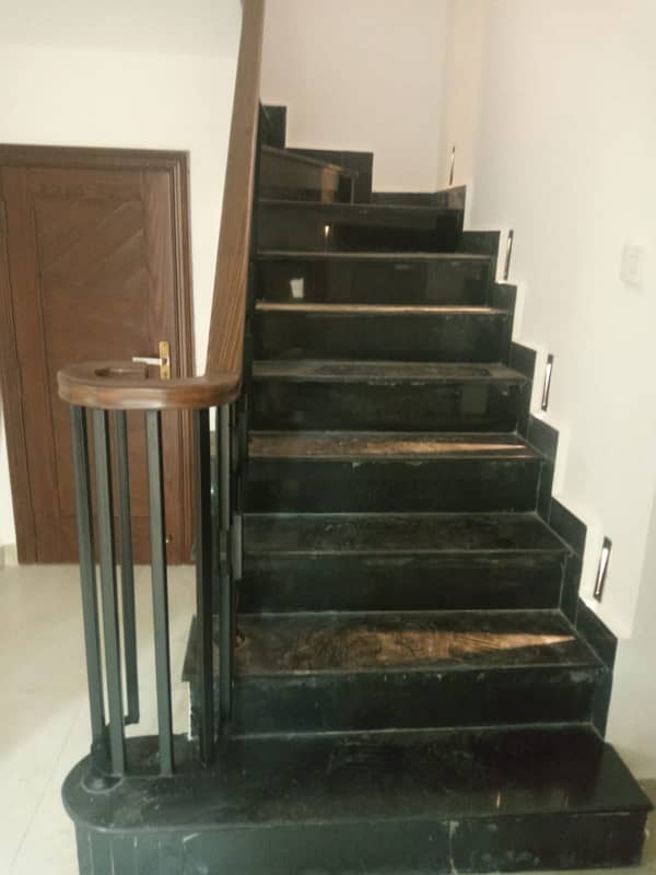 10 Marla House For Sale In Paragon City Lahore 5