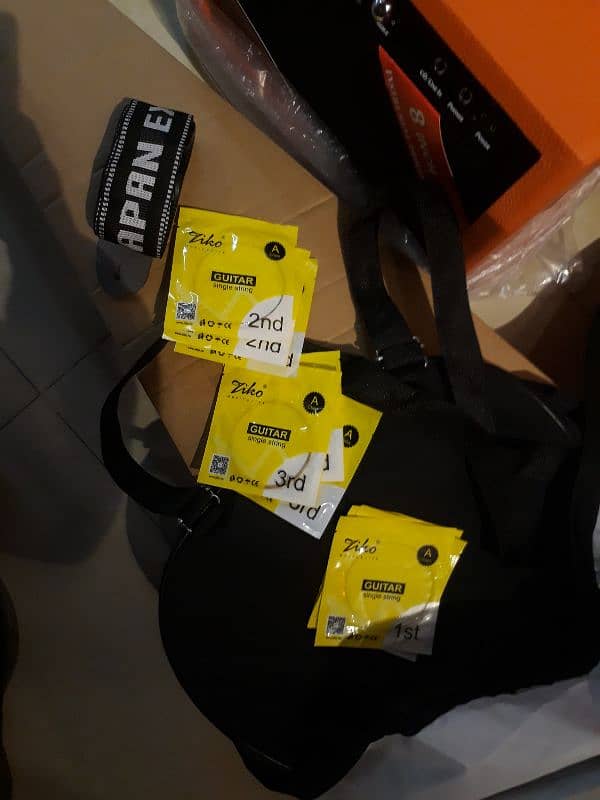 BOX PACK GUITAR + BAG FREE 1