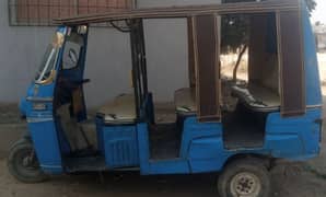 4 - STROKE MOTOR CAB RICKSHAW FOR SALE