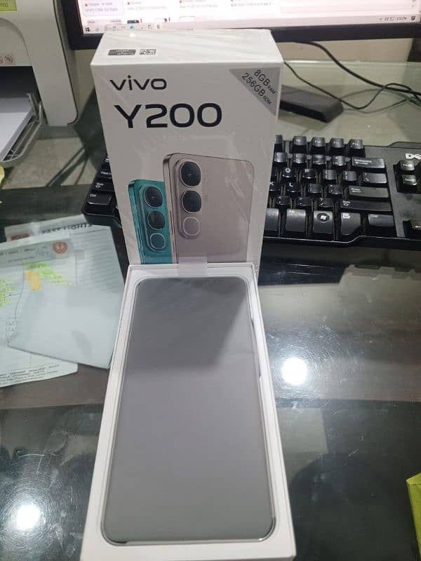 vivo y200 8+8 /256gb 2